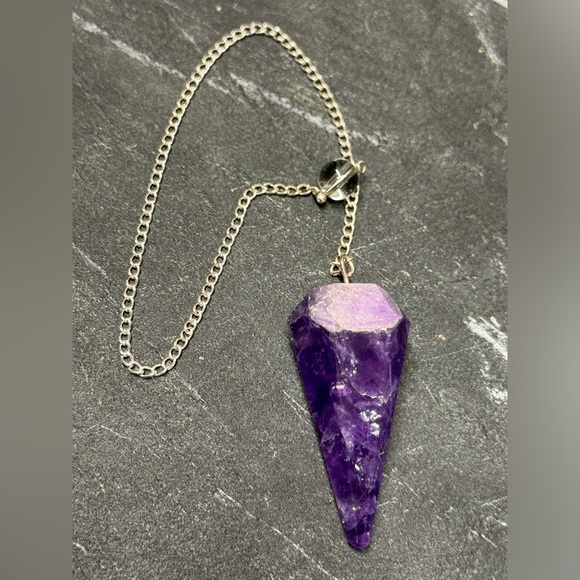 🟣Beautiful Vibrant Purple Amethyst Pendulum - Picture 3 of 6